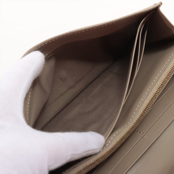 FENDI Continental Biege Leather Wallet - Picture 7 of 12